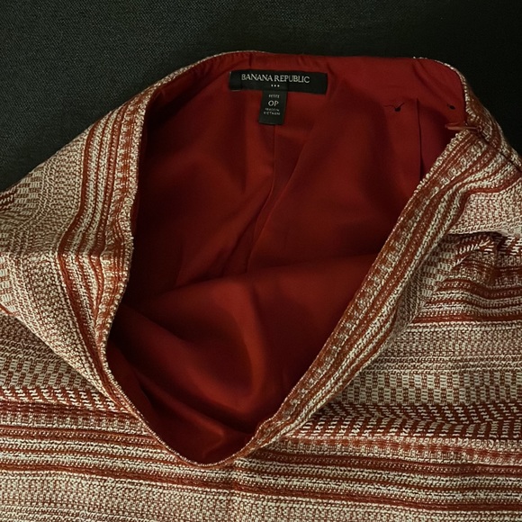 Patterned mini skirt - Picture 2 of 3